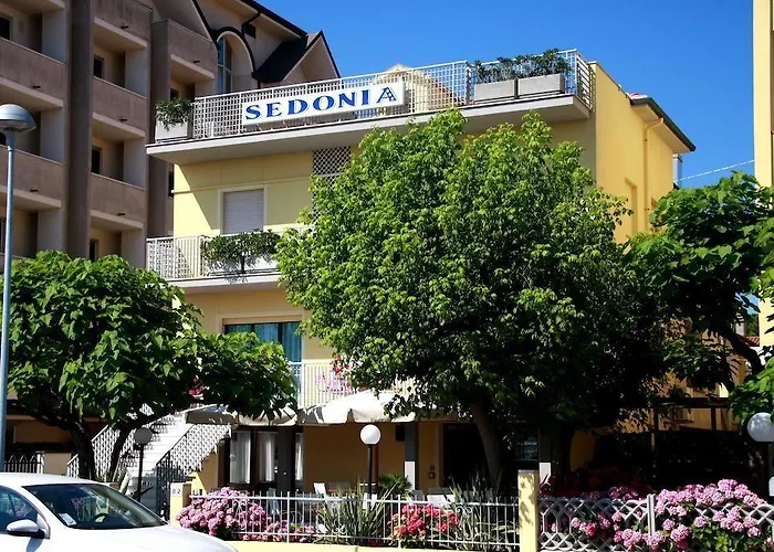 Отель Sedonia 3*